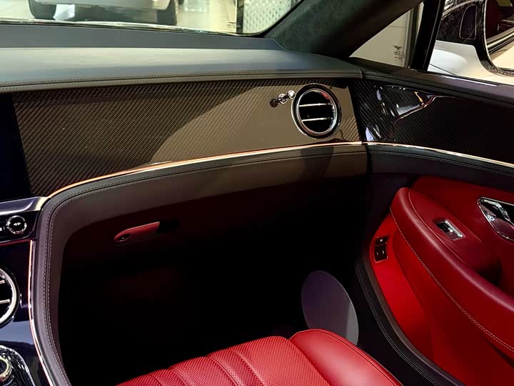 Фото 26 - Bentley Continental GT