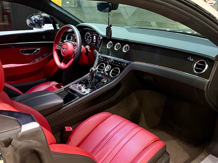 Фото 27 - Bentley Continental GT