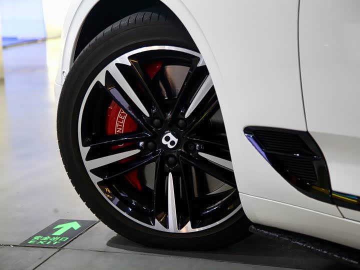 Фото 8 - Bentley Continental GT