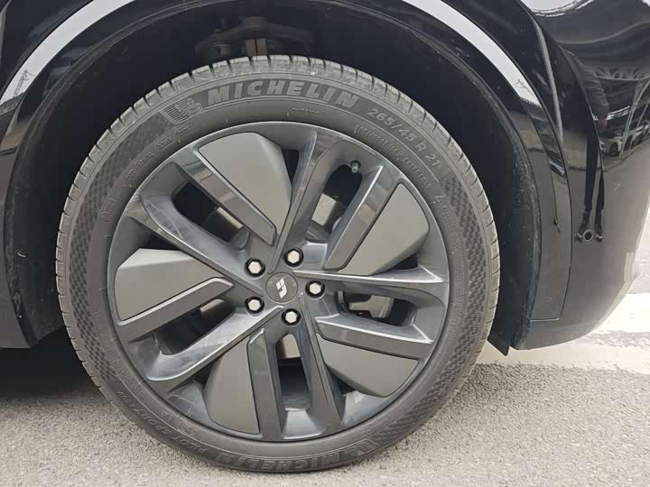 Фото 10 - LiXiang L9