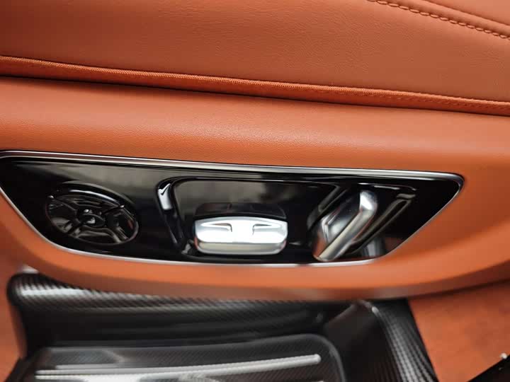 Фото 16 - LiXiang L9