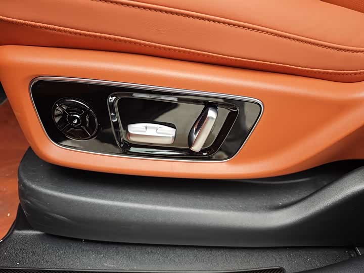 Фото 17 - LiXiang L9