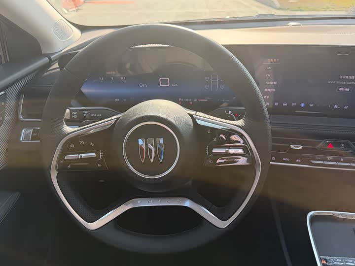 Фото 13 - Buick LaCrosse