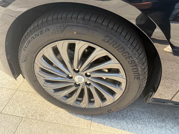 Фото 8 - Buick LaCrosse