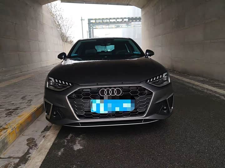 Фото 2 - Audi A4L