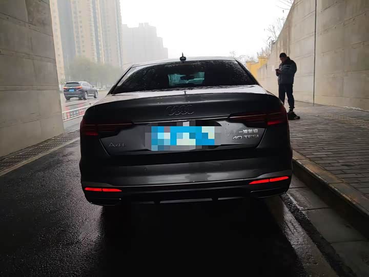 Фото 4 - Audi A4L