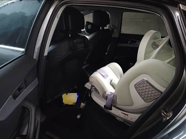 Фото 8 - Audi A4L