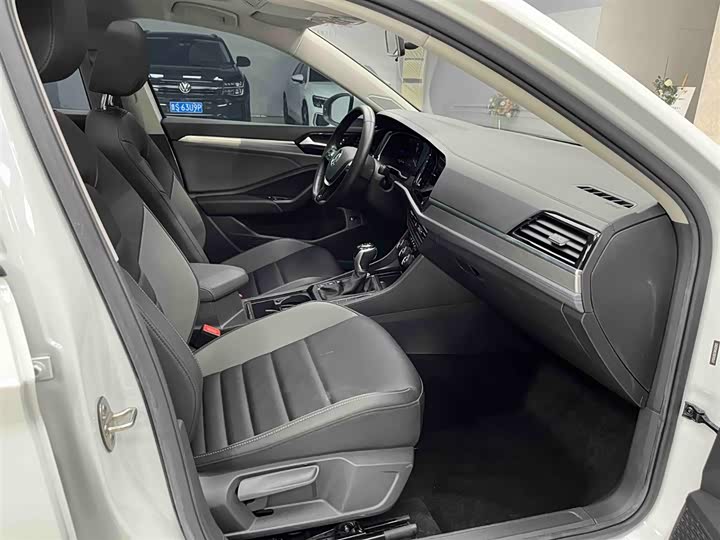 Фото 13 - Volkswagen Sagitar L