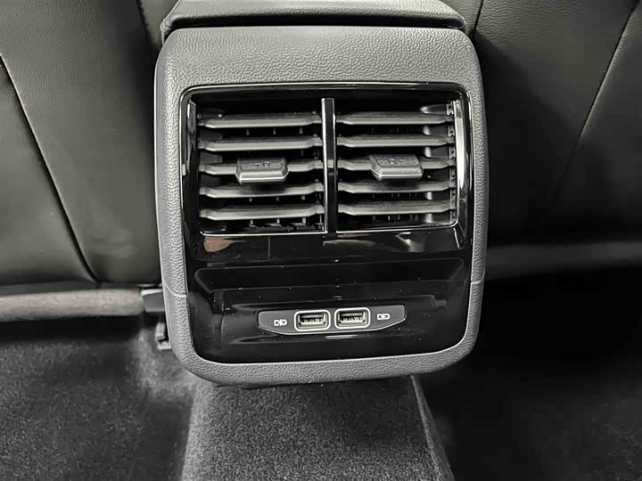 Фото 15 - Volkswagen Sagitar L