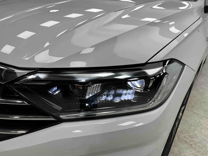 Фото 17 - Volkswagen Sagitar L