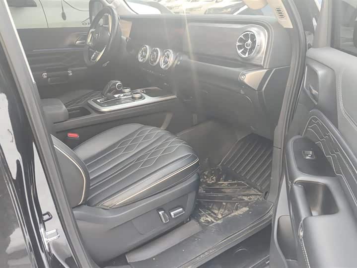 Фото 8 - Tank 300