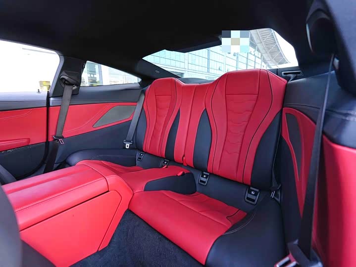 Фото 11 - BMW 8 Series