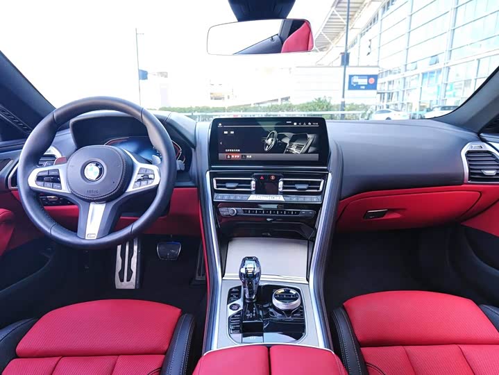 Фото 6 - BMW 8 Series