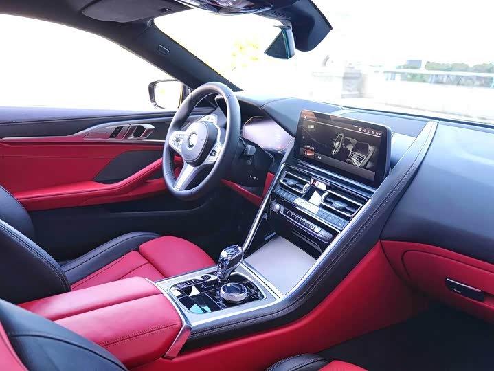 Фото 9 - BMW 8 Series