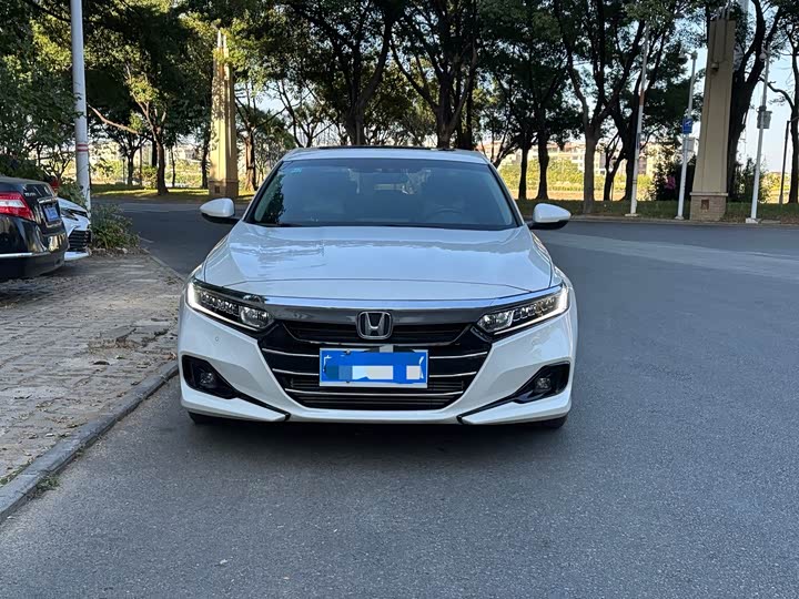 Фото 2 - Honda Accord