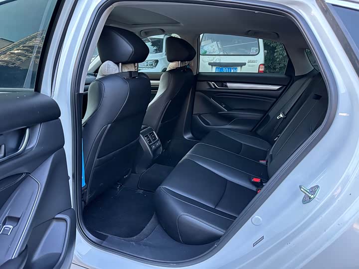 Фото 5 - Honda Accord