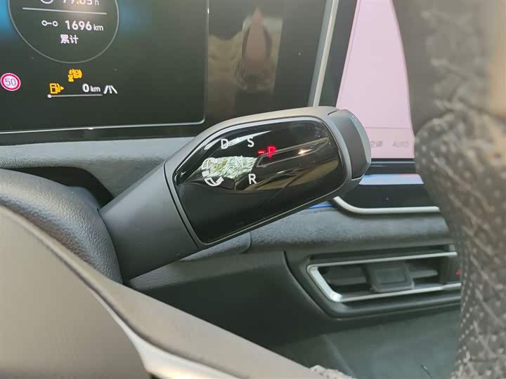 Фото 14 - Volkswagen Tiguan L Pro