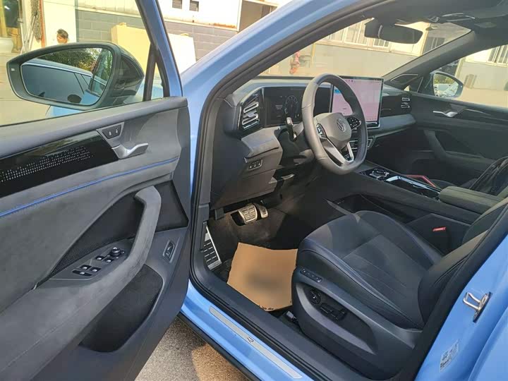 Фото 16 - Volkswagen Tiguan L Pro