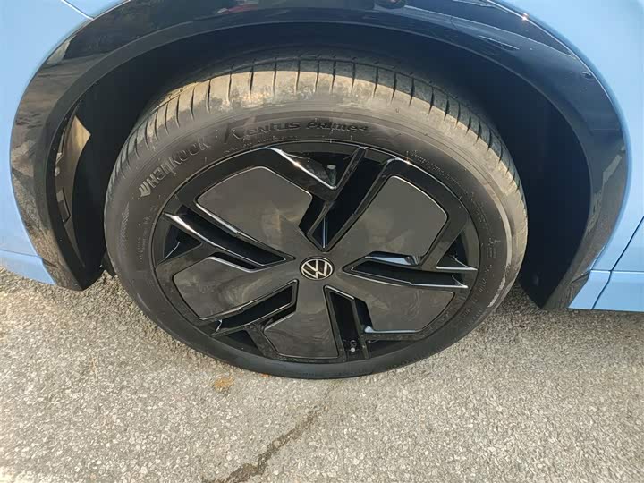 Фото 23 - Volkswagen Tiguan L Pro