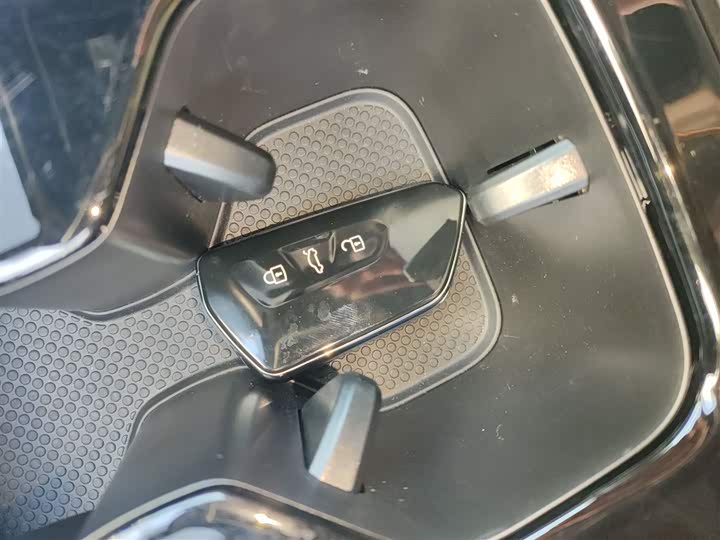 Фото 9 - Volkswagen Tiguan L Pro