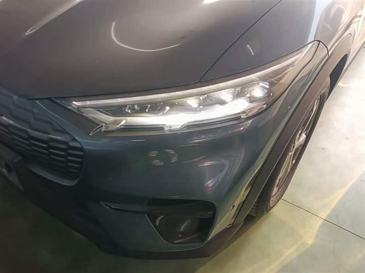 Фото 24 - Ford Mustang Mach-E