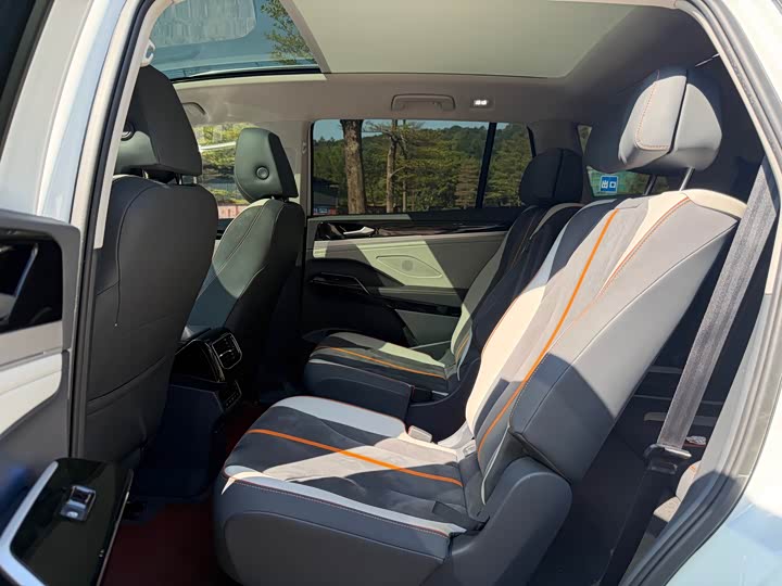 Фото 13 - Volkswagen ID.6 Crozz