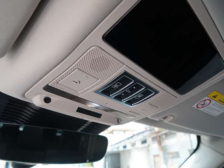 Фото 13 - Land Rover Discovery