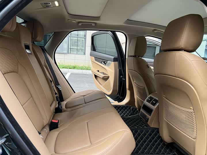 Фото 13 - Jaguar XF L