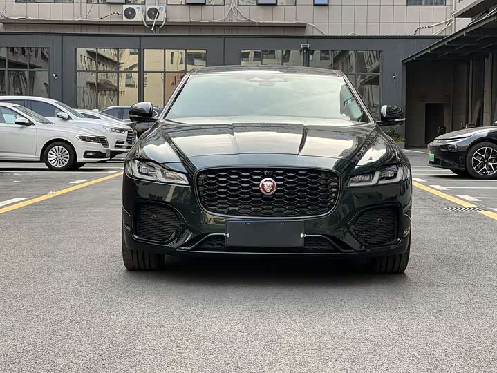 Фото 2 - Jaguar XF L