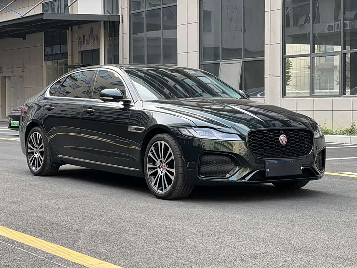 Фото 3 - Jaguar XF L