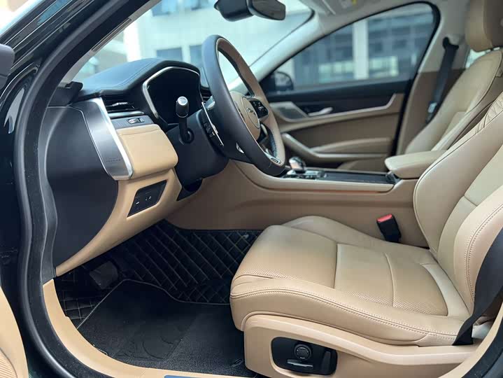 Фото 4 - Jaguar XF L