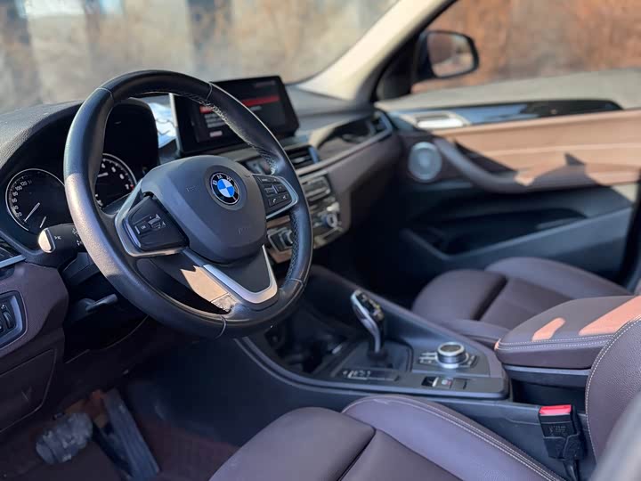 Фото 11 - BMW X1