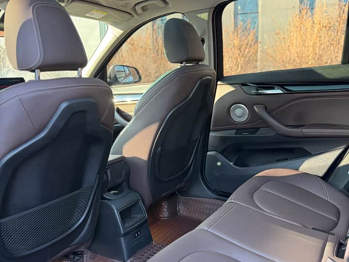 Фото 17 - BMW X1