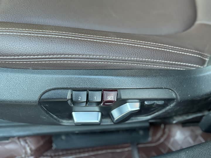 Фото 18 - BMW X1