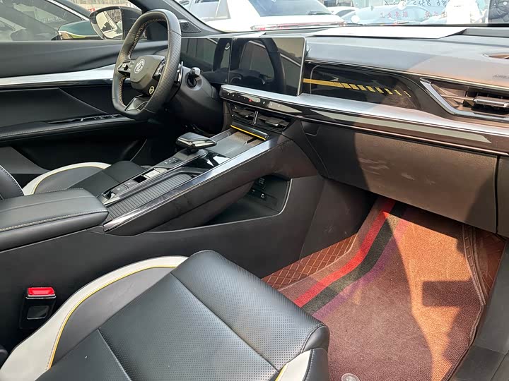 Фото 9 - MG Motor 5 Scorpio