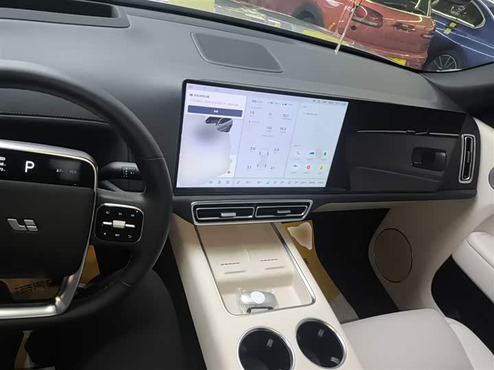 Фото 10 - LiXiang L9