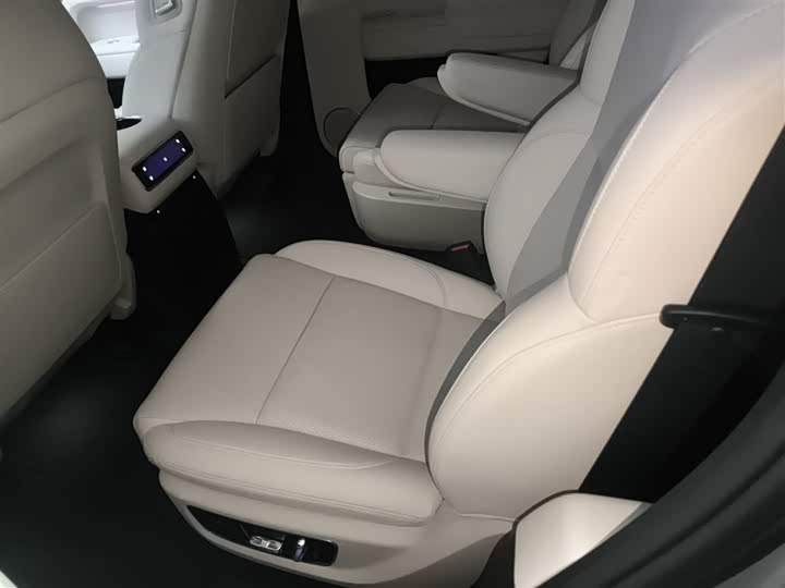 Фото 17 - LiXiang L9