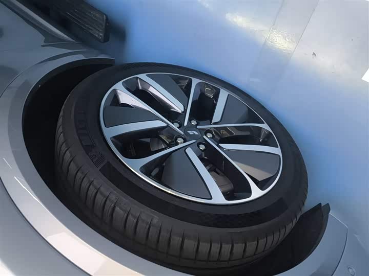 Фото 23 - LiXiang L9