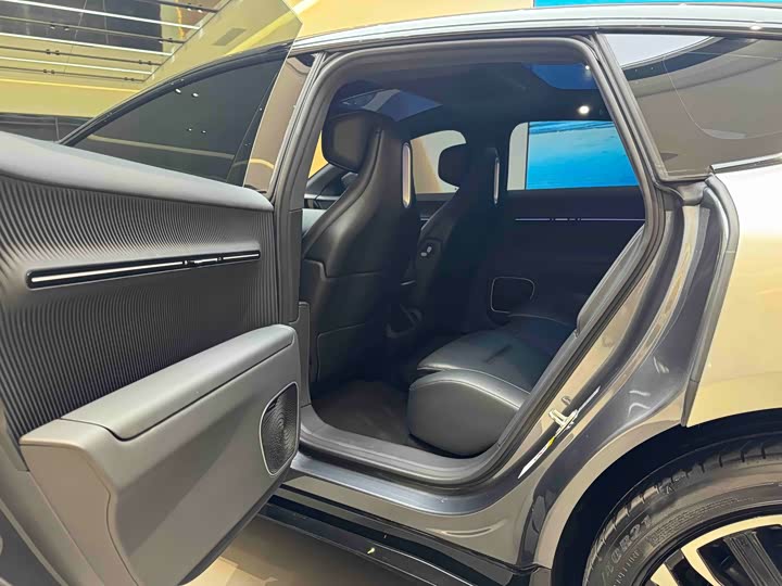 Фото 13 - Avatr 12