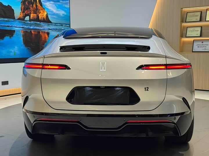 Фото 24 - Avatr 12