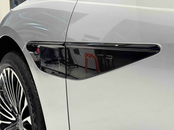 Фото 4 - Avatr 12