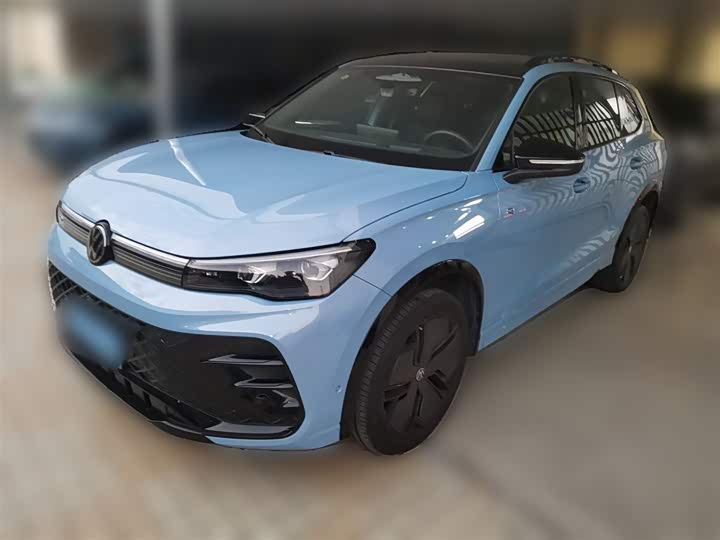 Фото 1 - Volkswagen Tiguan L Pro