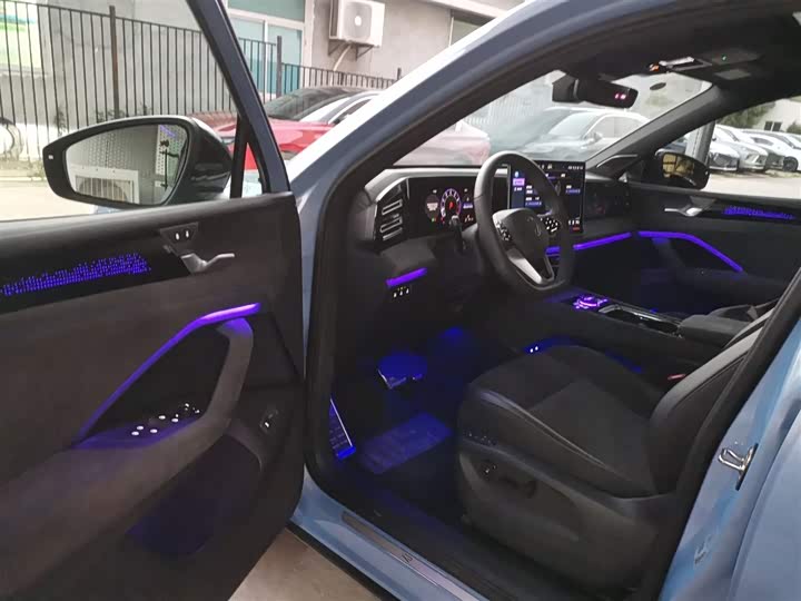 Фото 23 - Volkswagen Tiguan L Pro