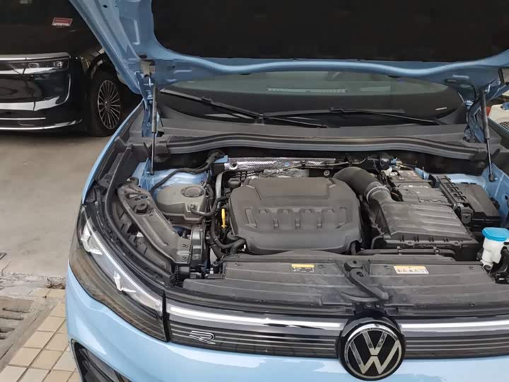 Фото 28 - Volkswagen Tiguan L Pro