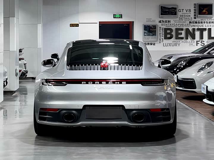 Фото 2 - Porsche 911