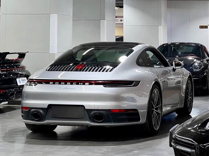 Фото 3 - Porsche 911