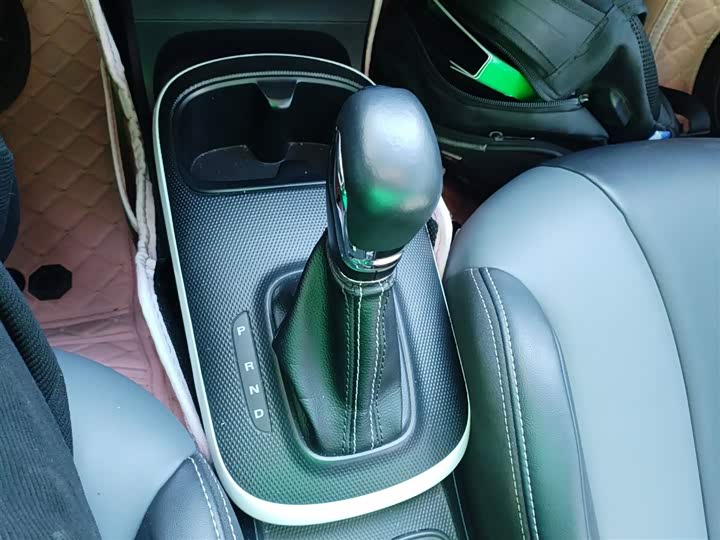 Фото 14 - Roewe Clever