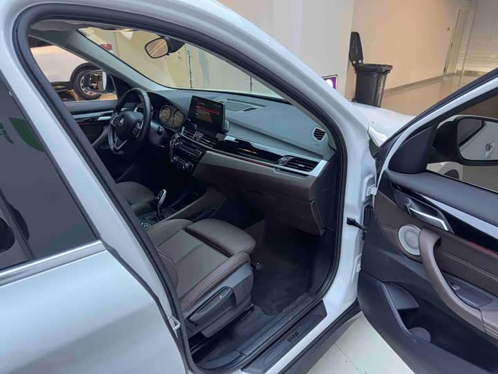 Фото 11 - BMW X1