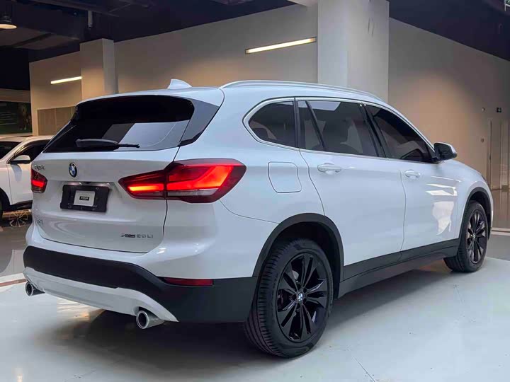Фото 6 - BMW X1