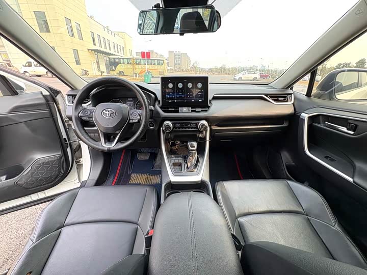 Фото 6 - Toyota Wildlander